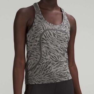 Lululemon Swiftly Tech Racerback Tank Top 2.0  Race Length size 6